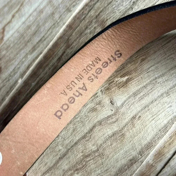 Anthropologie Streets Ahead Buckle Belt Medium - Picture 7 of 9